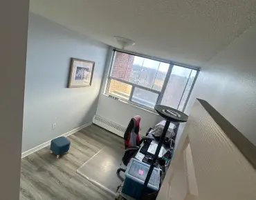 #902-3501 Glen Erin Dr Erin Mills 3 beds 1 baths 1 garage 399999.00