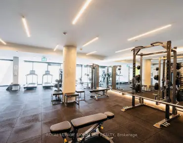 
            #411-7 Smith Cres Stonegate-Queensway 1睡房1卫生间车位, 出售价格449000.00加元                    