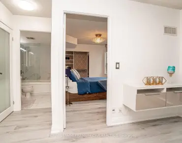 #303-33 Elm Dr City Centre 1 beds 1 baths 1 garage 424889.00