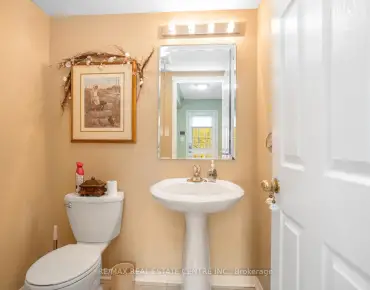 #111-5260 Mcfarren Blvd Central Erin Mills 3 beds 3 baths 2 garage 899900.00