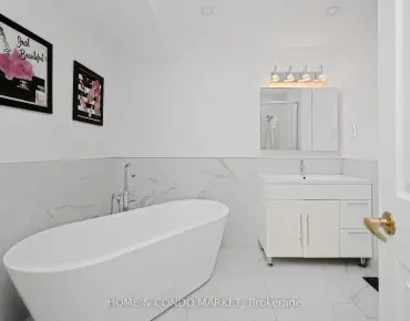 
            194 Lakeshore Rd W Port Credit 3睡房4卫生间3车位, 出售价格1449000.00加元                    