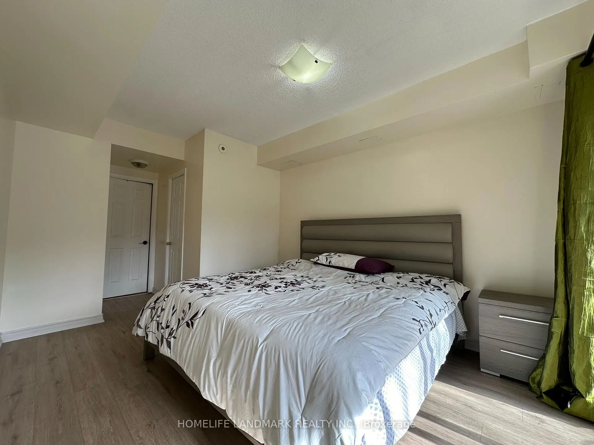 Toronto 共管镇屋