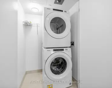 #1404-30 Samuel Wood Way Islington-City Centre West 1 beds 1 baths 1 garage 399000.00
