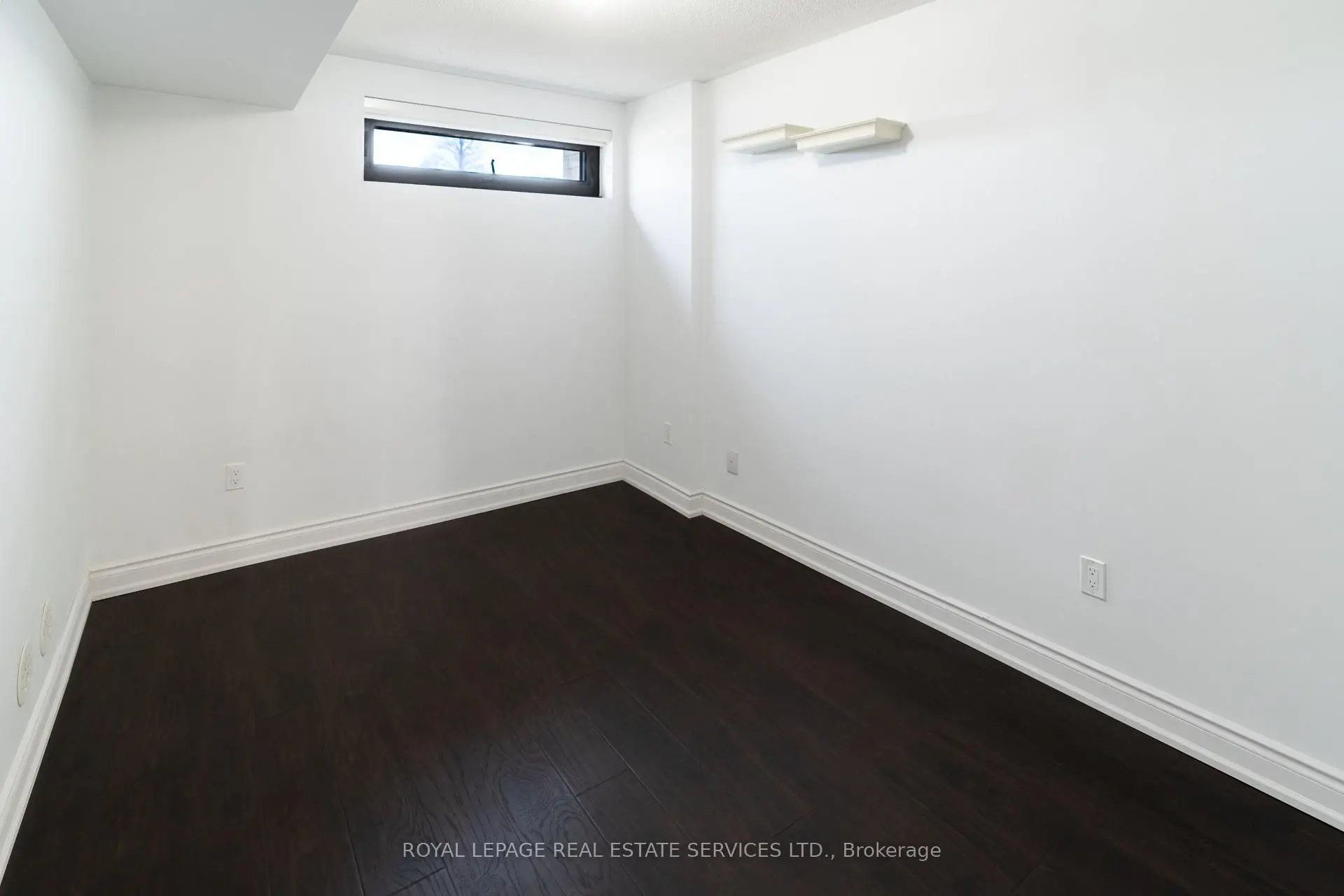 Toronto 共管镇屋