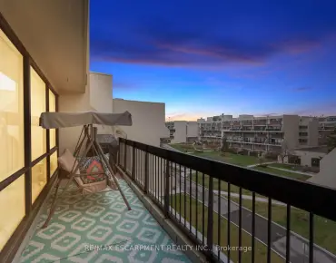 
            #308C-2 VALHALLA INN Rd Islington-City Centre West 3睡房3卫生间1车位, 出售价格549000.00加元                    