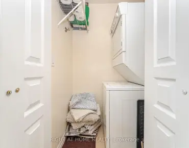 #2308-225 Webb Dr City Centre 1 beds 2 baths 1 garage 439000.00