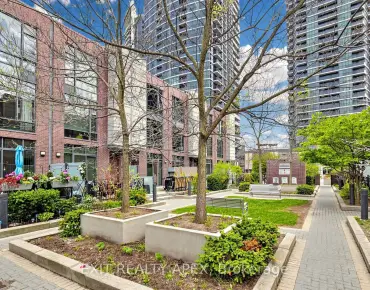 
            #40-23 Valhalla Inn Rd Islington-City Centre West 3睡房3卫生间2车位, 出售价格749000.00加元                    