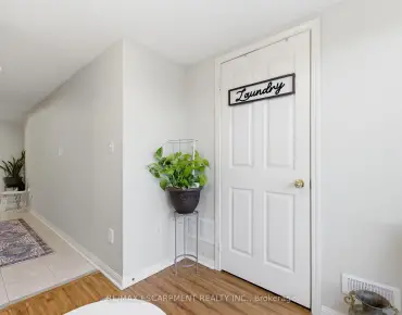 
            #2-80 Acorn Pl Hurontario 2睡房2卫生间2车位, 出售价格699000.00加元                    
