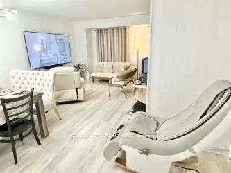 Toronto 共管镇屋
