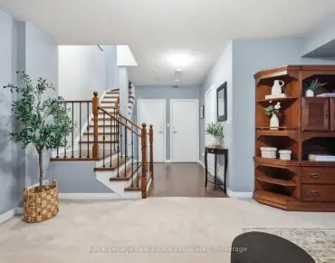 
32 St Lawrence Dr Port Credit 3 beds 3 baths 3 garage 1424900.00        
