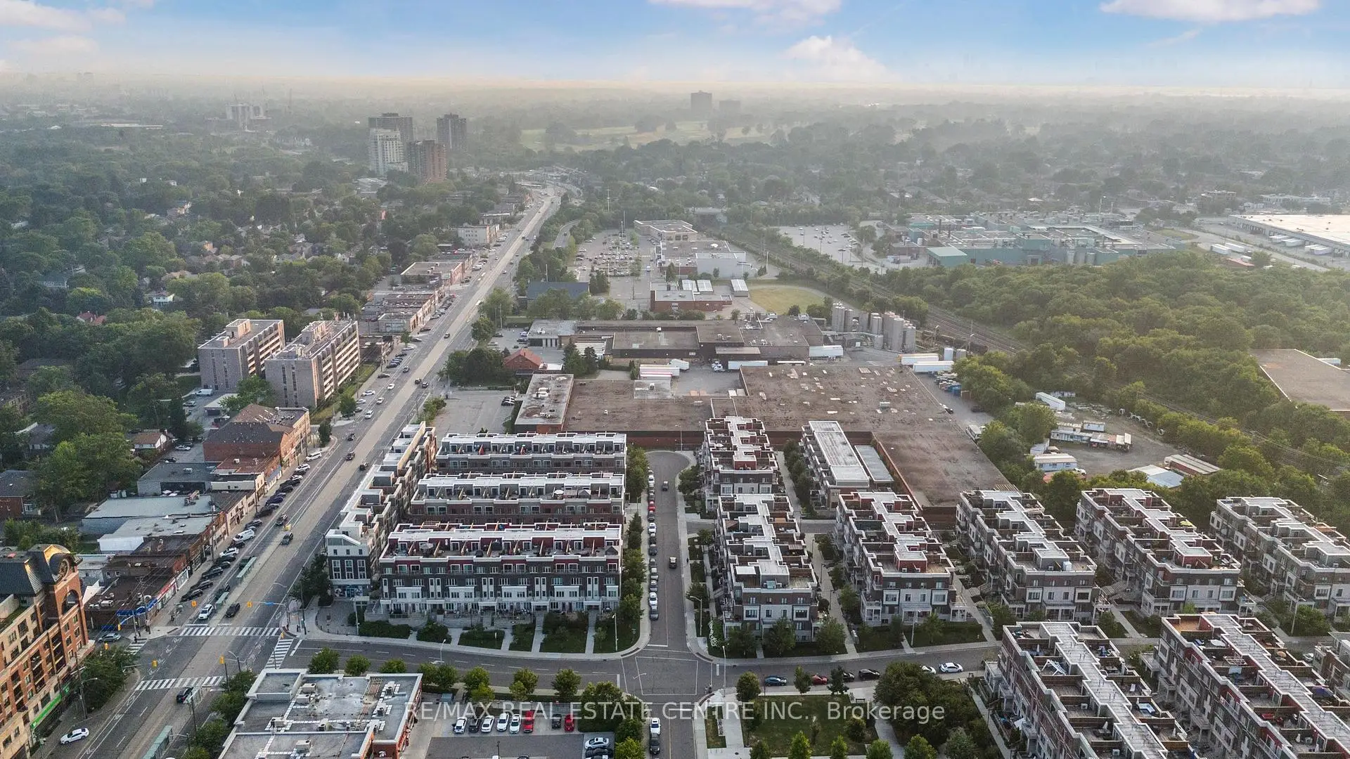 Toronto 共管镇屋