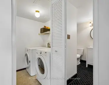 #1307-250 Scarlett Rd Rockcliffe-Smythe 1 beds 1 baths 1 garage 419000.00