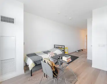 
#218-60 George Butchart Dr Downsview-Roding-CFB  beds 1 baths  garage 299900.00        