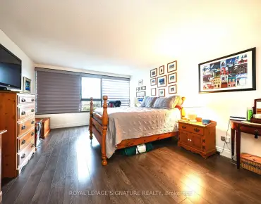 #907-1300 Bloor St Applewood 3 beds 2 baths 1 garage 829000.00