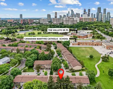 #7-405 Hyacinthe Blvd Mississauga Valleys 4 beds 2 baths 2 garage 779900.00