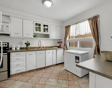 #4-1180 Mississauga Valley Blvd Mississauga Valleys 3 beds 4 baths 1 garage 569000.00