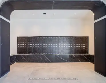 
            #205-556 Marlee Ave Yorkdale-Glen Park 2睡房2卫生间1车位, 出售价格750000.00加元                    