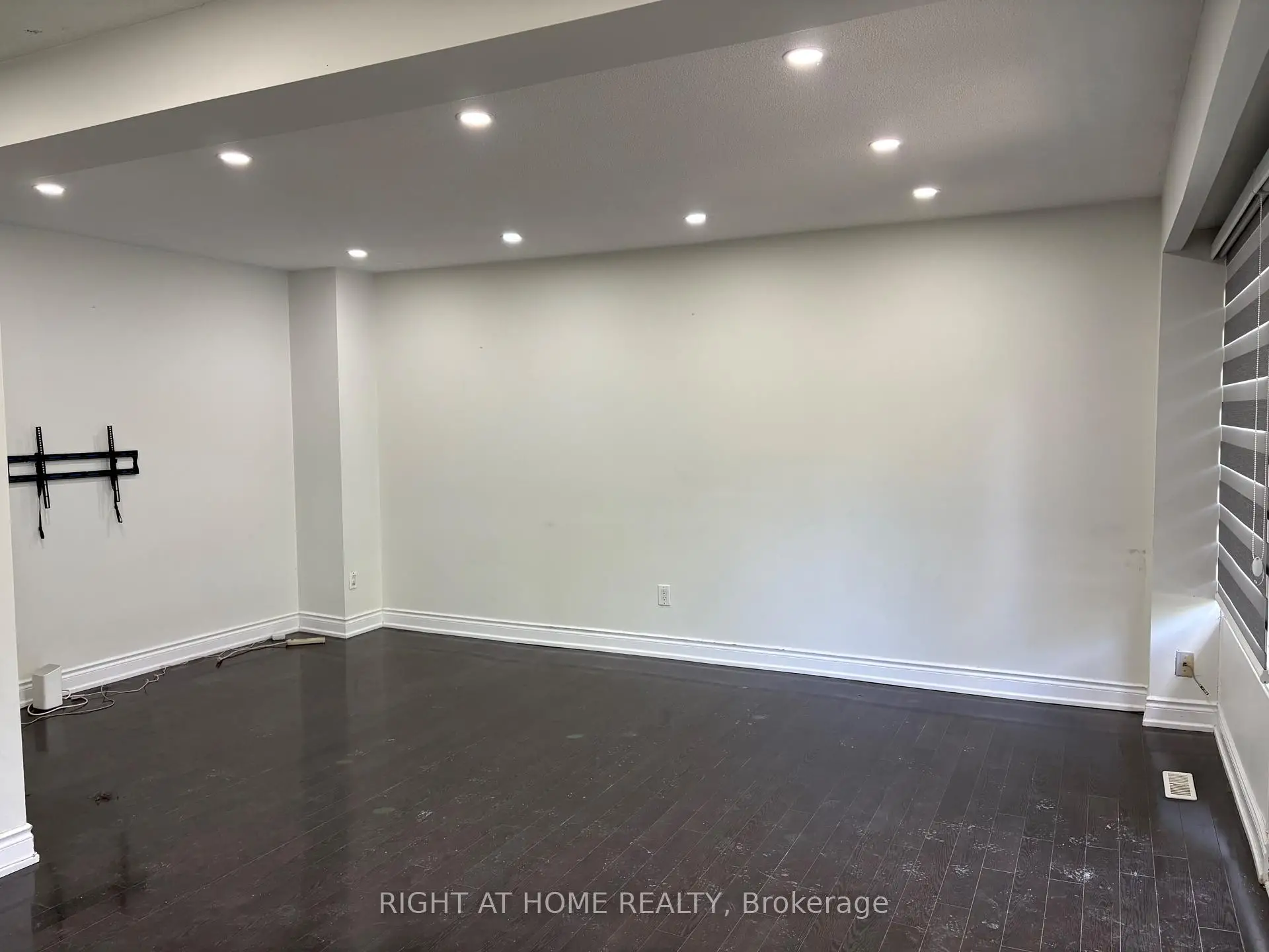 Toronto 共管镇屋