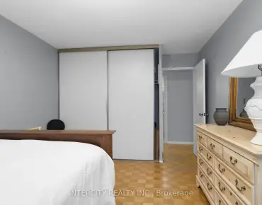 #302-2825 Islington Ave Humber Summit 3睡房2卫生间1车位, 出售价格499000.00加元