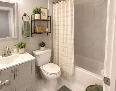 
            #140-254 John Garland Blvd West Humber-Clairville 4睡房3卫生间1车位, 出售价格599000.00加元                    