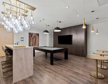 #717-21 Park St E Port Credit 1 beds 1 baths 1 garage 549000.00