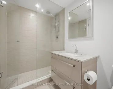 #1222-160 Flemington Rd Yorkdale-Glen Park 2 beds 2 baths 1 garage 499000.00