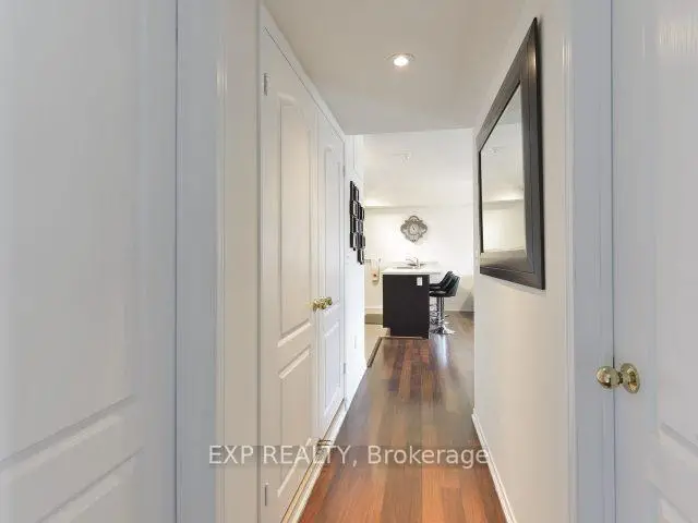 Toronto 共管镇屋
