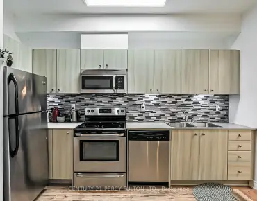 
            #7-68 Winston Park Blvd Downsview-Roding-CFB 2睡房1卫生间1车位, 出售价格494000.00加元                    