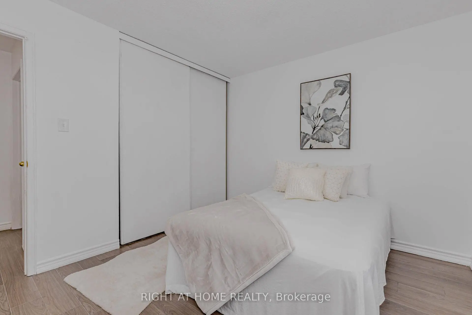 Toronto 共管镇屋