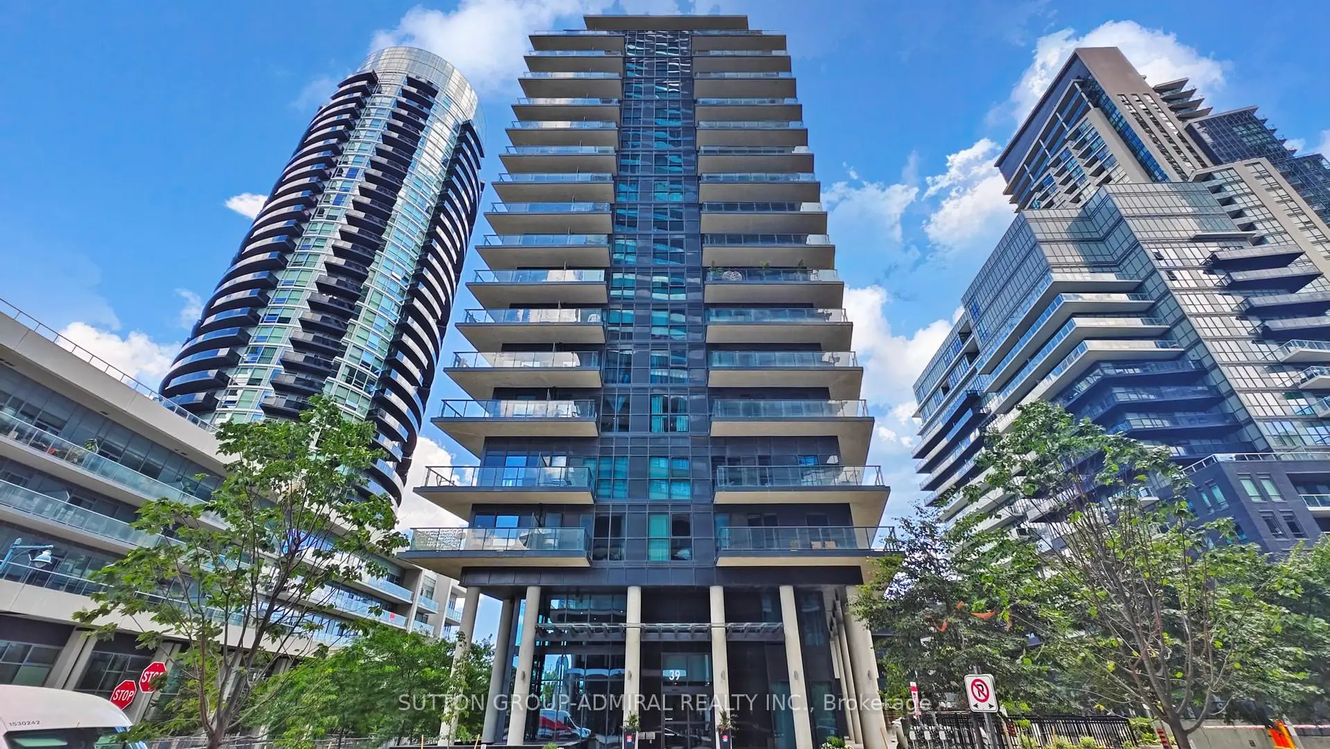 Toronto 共管镇屋