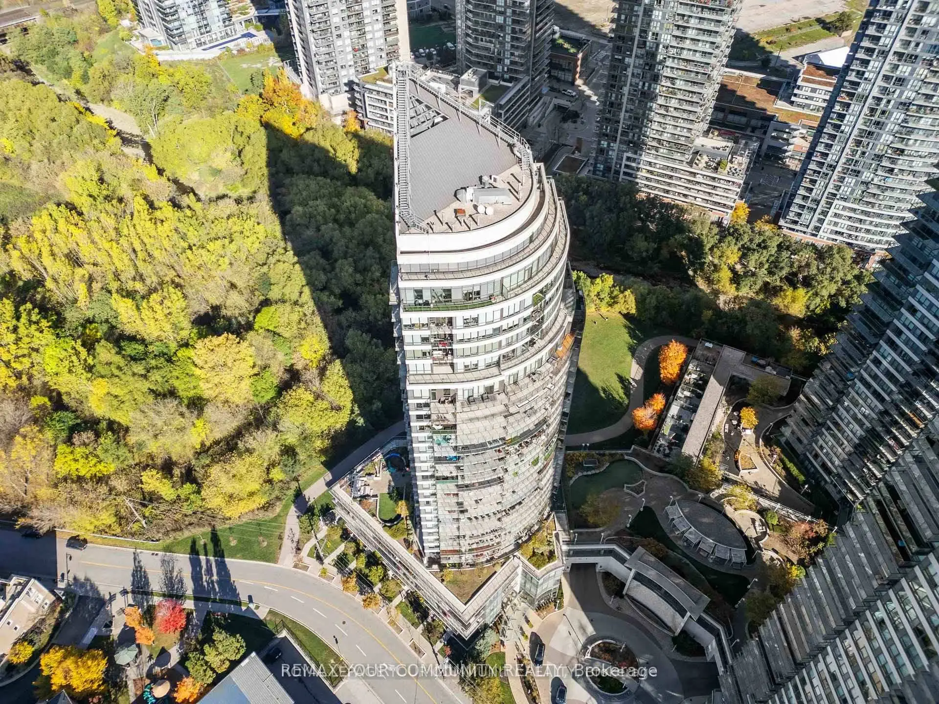 Toronto 共管镇屋