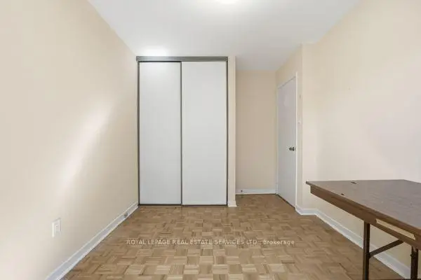 Toronto 共管镇屋