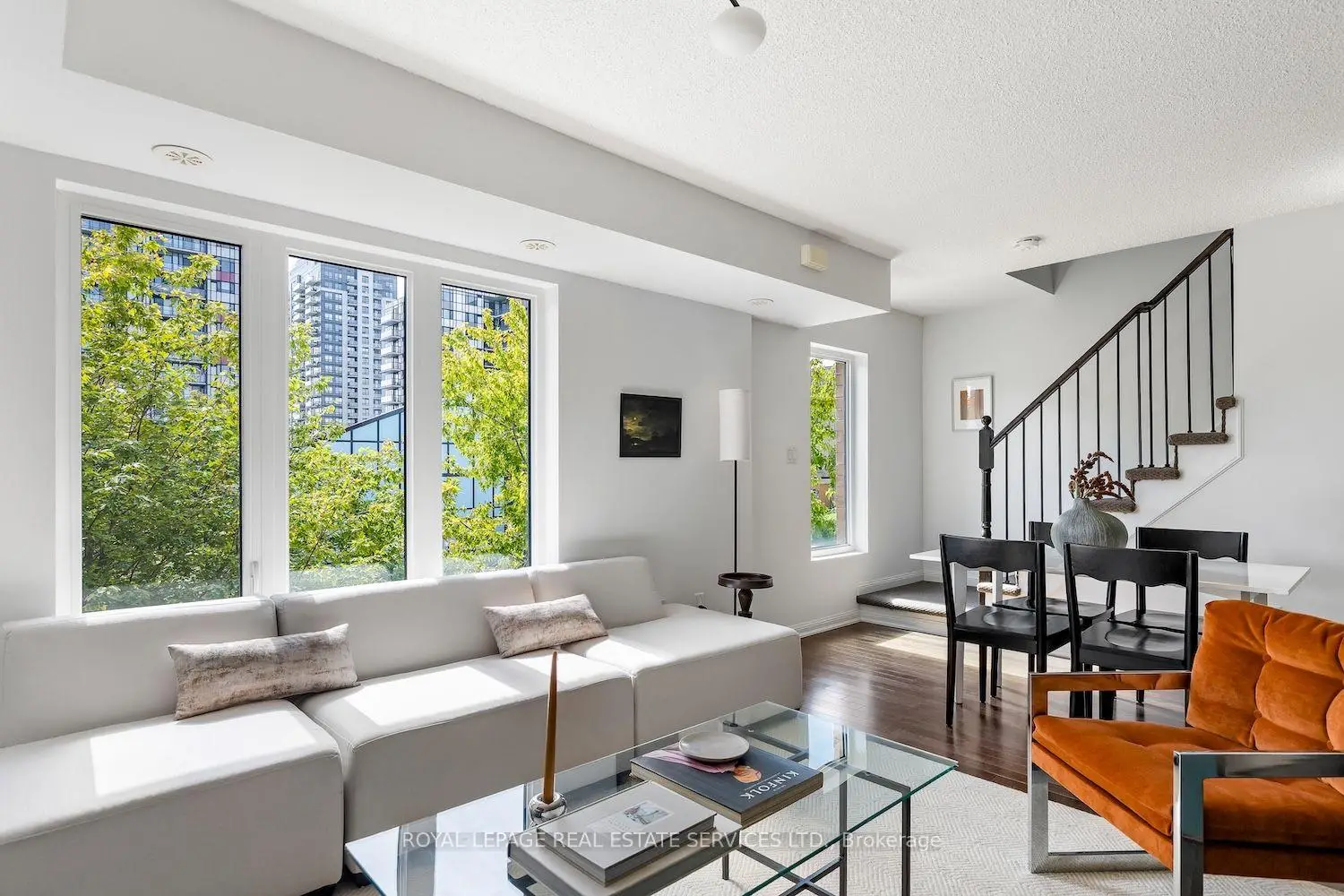 Toronto 共管镇屋