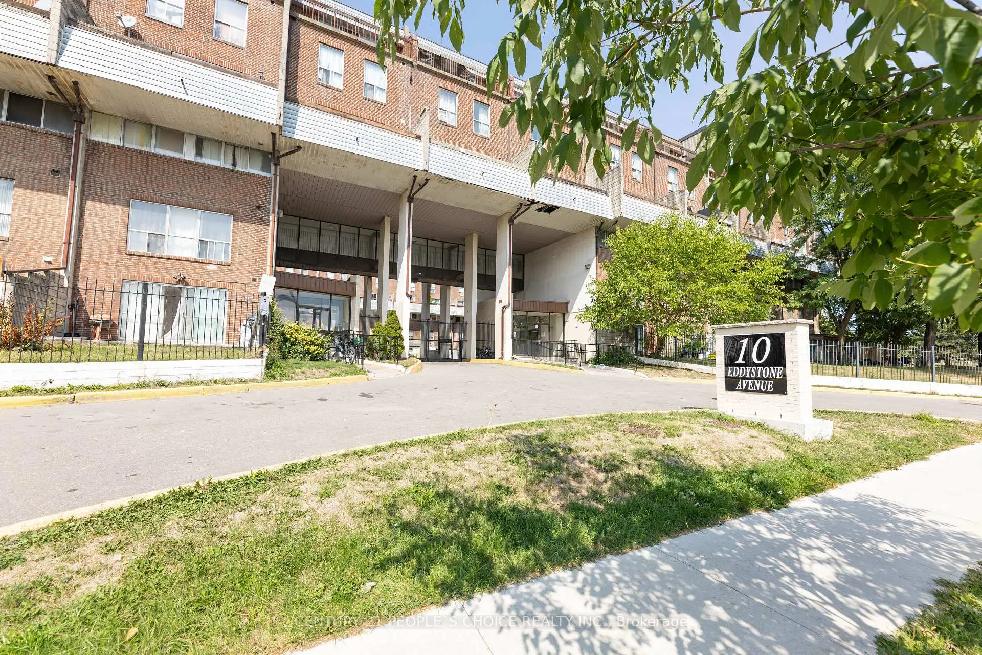 Toronto 共管镇屋