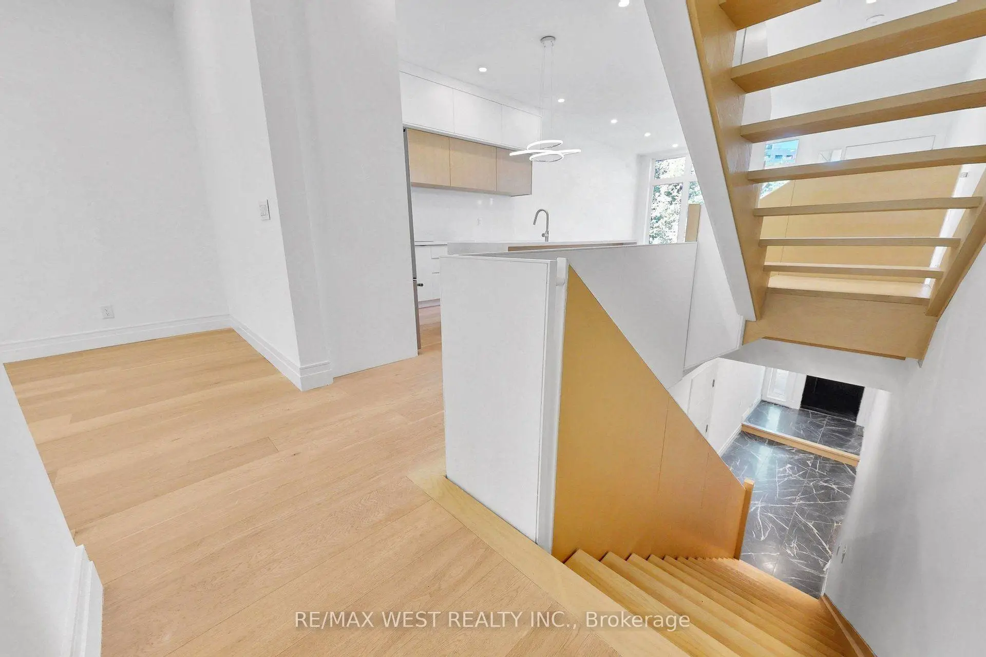 Toronto 共管镇屋