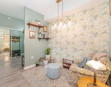 
            #812-25 Neighbourhood Ln Stonegate-Queensway 2睡房2卫生间1车位, 出售价格629900.00加元                    