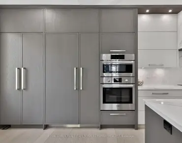 713 Hidden Grove Ln Lorne Park 2睡房3卫生间4车位, 出售价格2398000.00加元