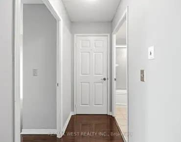 
            #809-15 Michael Power Pl Islington-City Centre West 1睡房1卫生间1车位, 出售价格399900.00加元                    