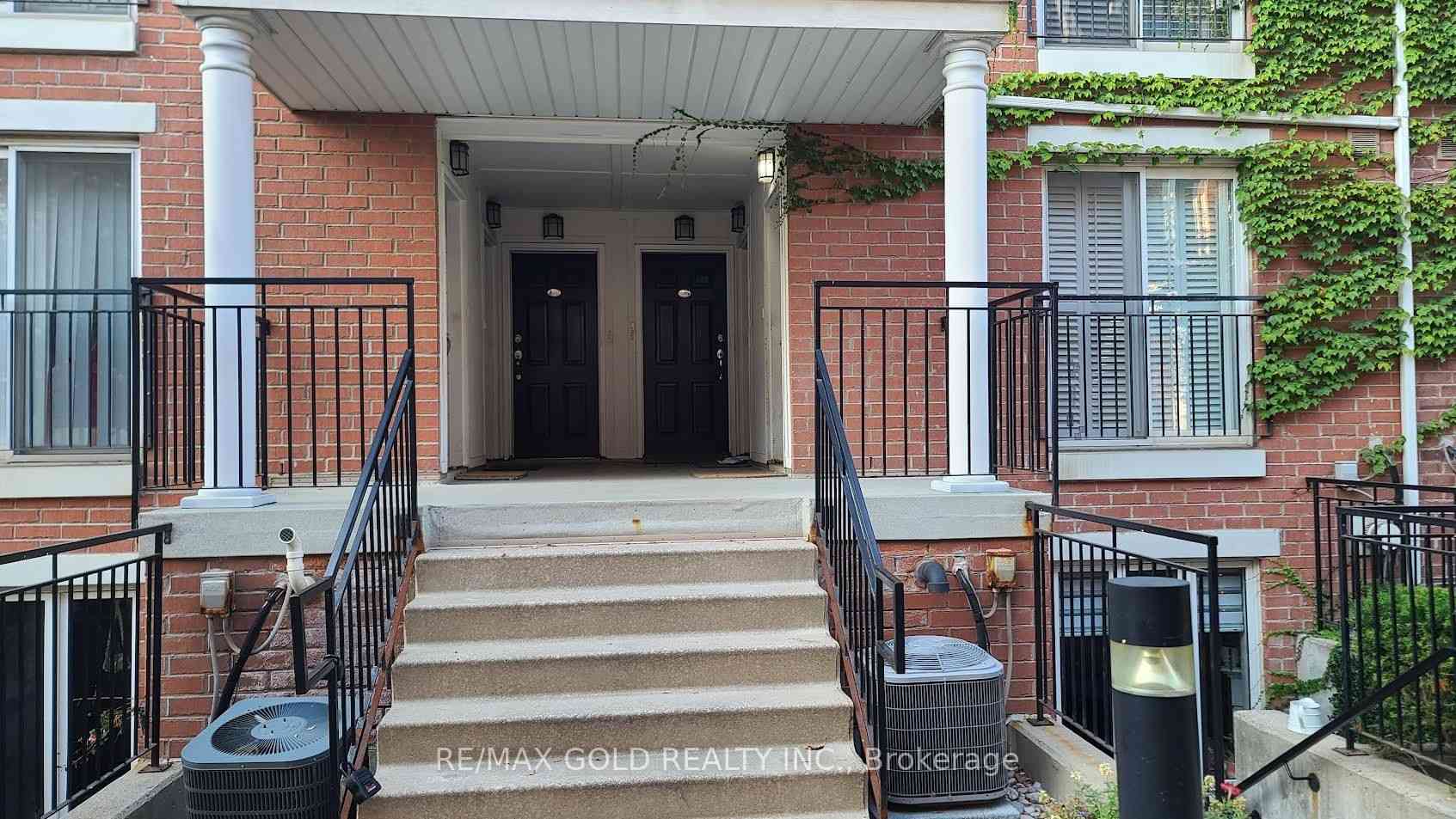 Toronto condo townhouses