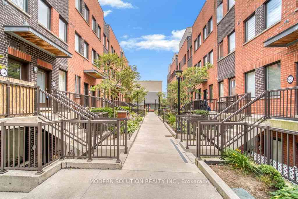 Toronto condo townhouses