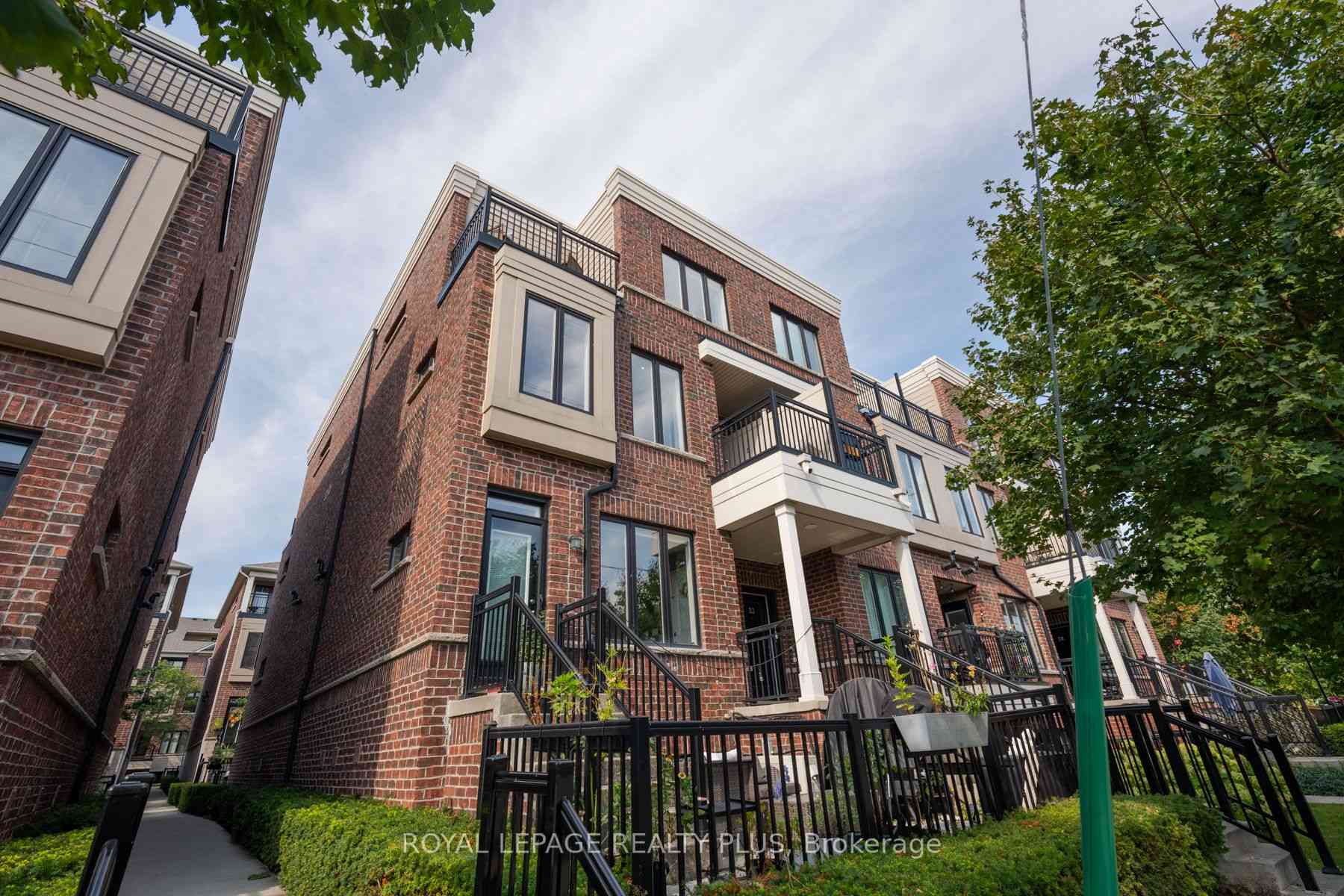 Toronto condo townhouses