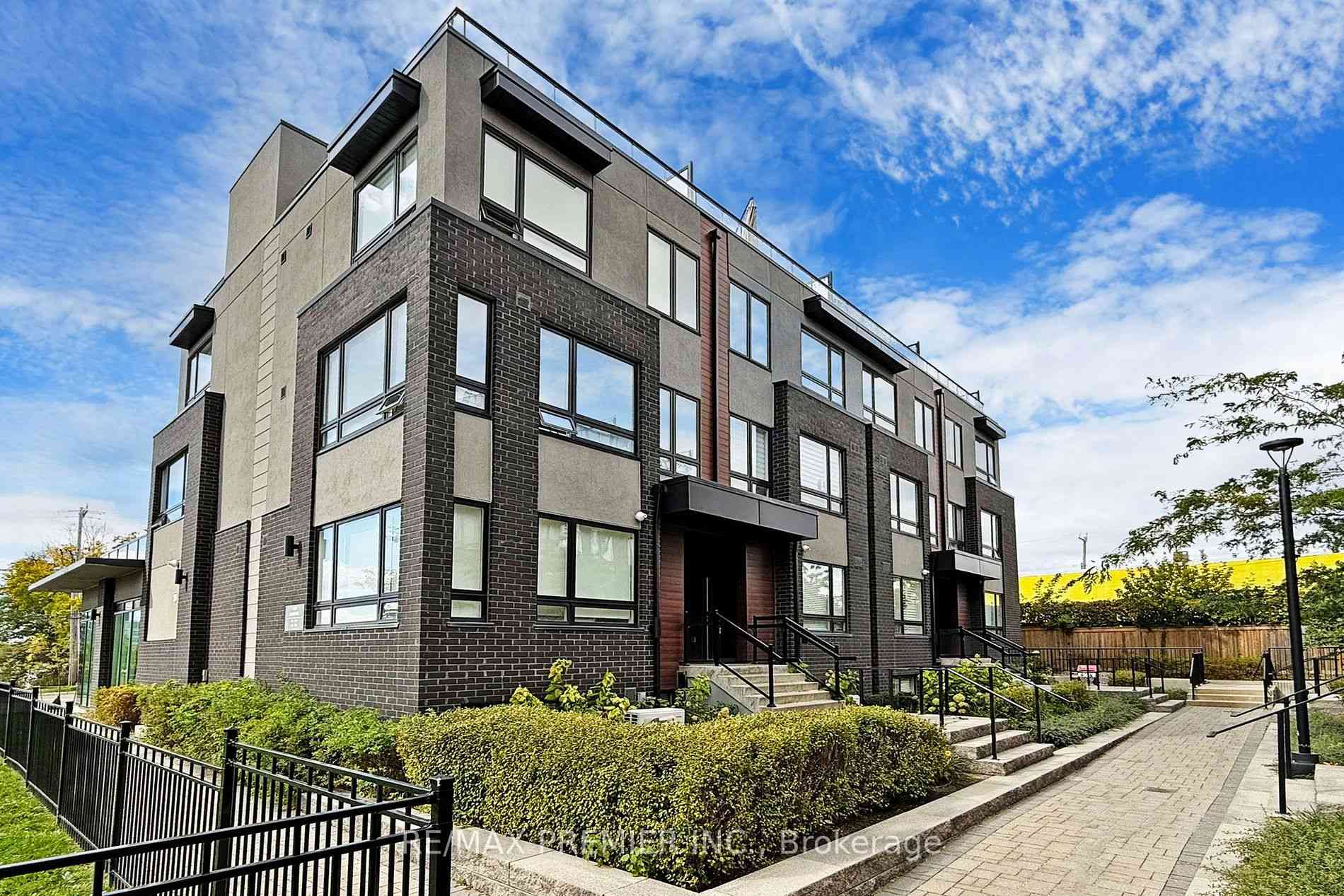 Toronto condo townhouses