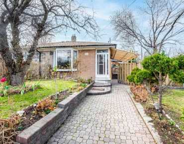 100 Fenside Dr <a href='https://luckyalan.com/community.php?community=Toronto:Parkwoods-Donalda'>Parkwoods-Donalda, Toronto</a> 4 beds 2 baths 1 garage $949K
