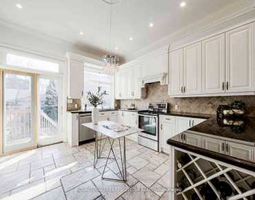 
70 Crossbow Cres <a href='https://luckyalan.com/community.php?community=Toronto:Pleasant View'>Pleasant View, Toronto</a> 4 beds 2 baths  garage $975K