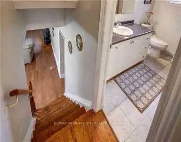 106 Maxome Ave <a href='https://luckyalan.com/community.php?community=Toronto:Newtonbrook East'>Newtonbrook East, Toronto</a> 5 beds 2 baths 2 garage $1.75M
