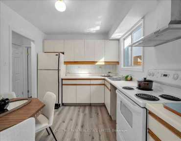 6 Casino Crt <a href='https://luckyalan.com/community.php?community=North York:Bathurst Manor'>Bathurst Manor, North York</a> 3 beds 6 baths 1 garage $1.568M