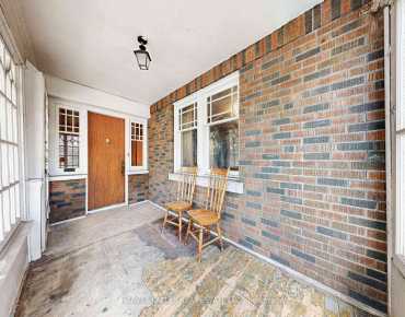 
Poulett St Moss Park, Toronto 3 beds 2 baths 1 garage $999K