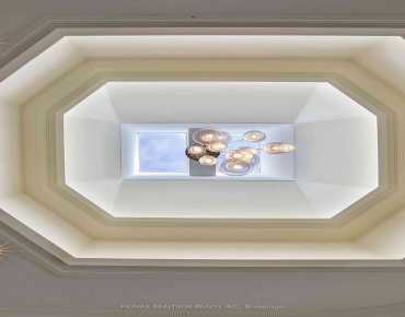 
39 Elmcrest Rd Eringate-Centennial-West Deane, Toronto 3 beds 3 baths 2 garage $2.149M