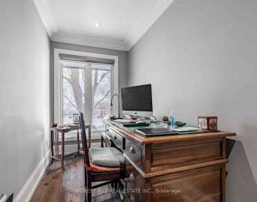 30 Chiswell Cres <a href='https://luckyalan.com/community.php?community=Toronto:Willowdale East'>Willowdale East, Toronto</a> 3 beds 4 baths 1 garage $1.39M