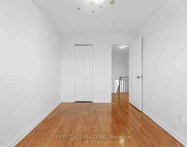 
211 Shawnee Circ <a href='https://luckyalan.com/community_CN.php?community=Toronto:Pleasant View'>Pleasant View, Toronto</a> 5 beds 3 baths 1 garage $949K
